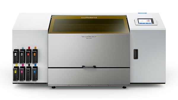 Roland VersaOBJECT MO-240 UV asztali síkágyas nyomtató